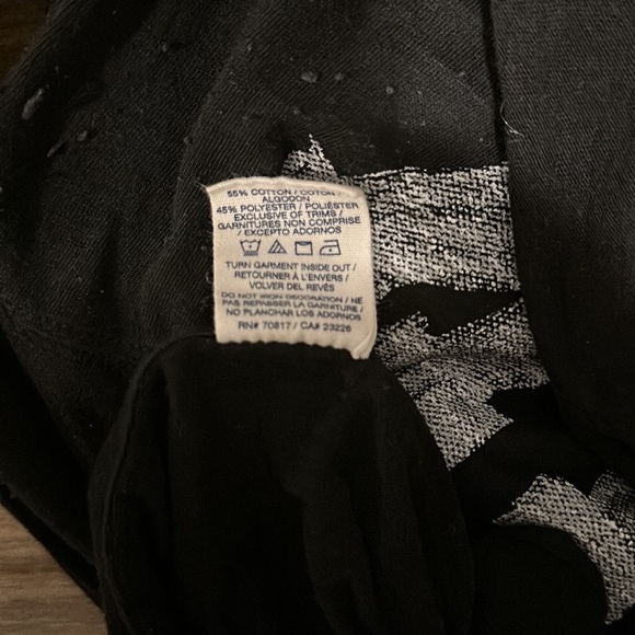 Woman’s Long Sleeve Tee - Picture 4 of 4